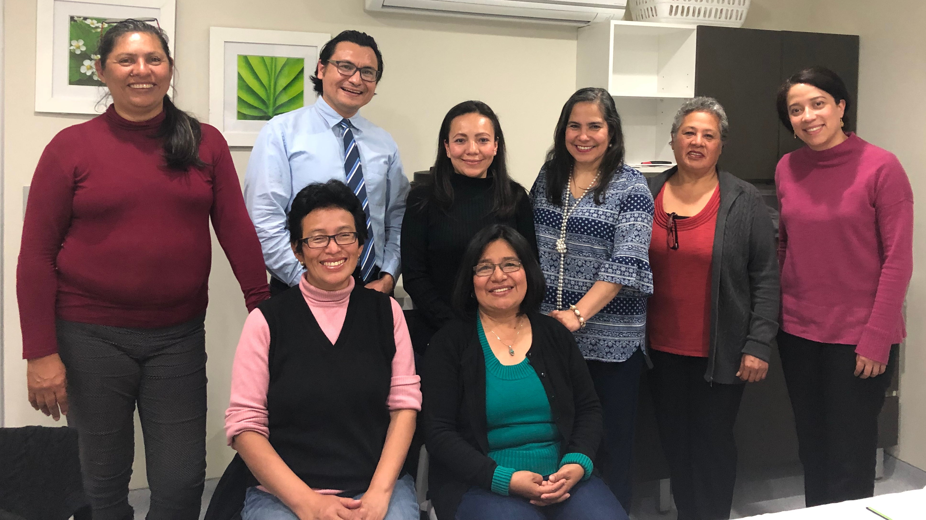 De la Cruz Gutierrez with participants in his implementation science tutorial.